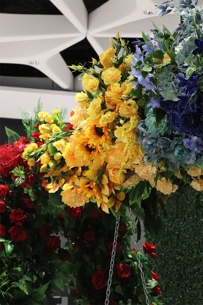 Branding, dekoracja kwiatowa w kolorach Twojej firmy