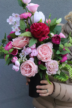 Pink Derette, bukiet nagrobny we wkładzie do wazonu, dł.50cm 