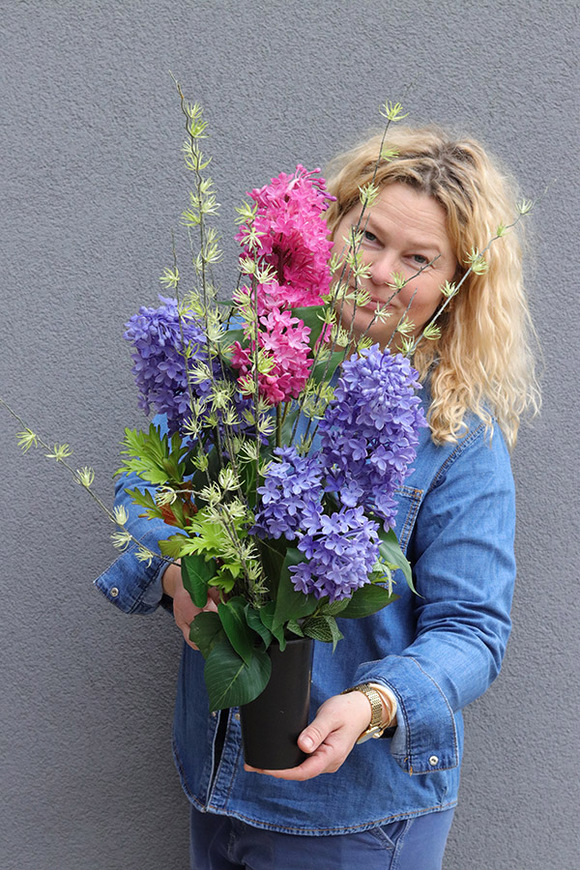  Bzy deluxe, bukiet nagrobny we wkładzie