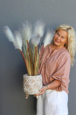 Ydeana Rustic, sztuczna trawa w donicy na nóżkach, wys.79cm 