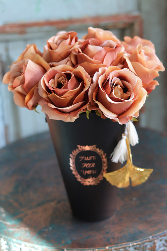 flowerbox z różami, Cappuccino Cafe, wys.30cm