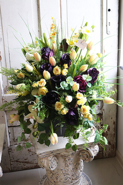 kompozycja nagrobna z żółtymi tulipanami, Wiosenna Zorza, wym.73x83cm