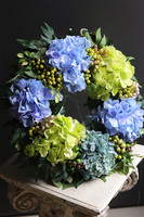 Hortensje Blueni 2, kwiatowy wianek na drzwi