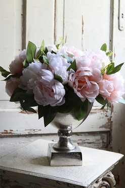 kompozycja z peoniami w pucharze, Pucharro Pink, wym.40x33cm 