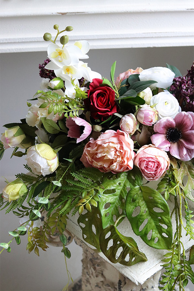 Miodowy Dom, kompozycja kwiatowa w łódce, wym