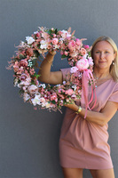 Pinkre, różowy wianek dekoracyjny