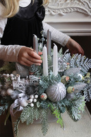 Frozen Xmas Faces, adwentowy stroik w srebrnym naczyniu