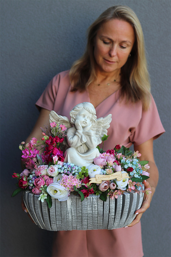 Angelo Relania 2, kompozycja nagrobna z aniołem