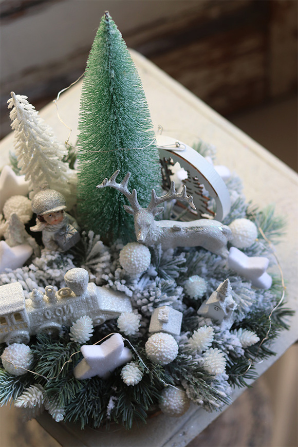 atrakcyjny świąteczny stroik na brzozie, Ekspres Polarny Norway, wym.27x35cm