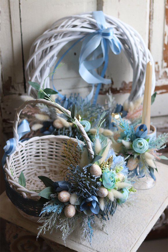 Blue Easter, komplet dekoracji wielkanocnych, wianek + koszyczek + świeca 