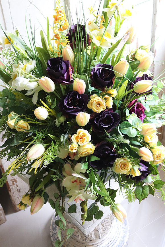 kompozycja nagrobna z żółtymi tulipanami, Wiosenna Zorza, wym.73x83cm