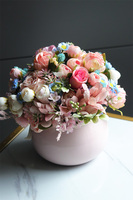 Majeczka Pink, kompozycja kwiatowa w naczyniu