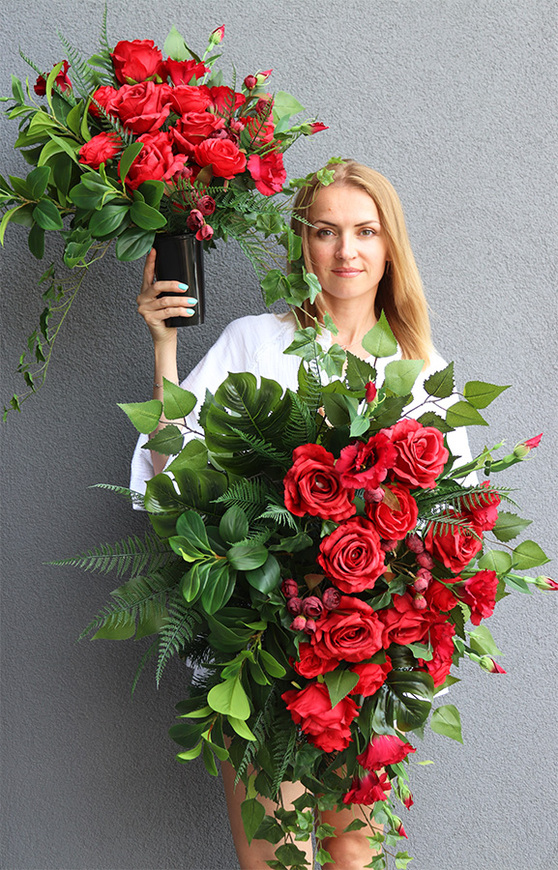 Dekoluena Red 2, wiązanka nagrobna z czerwonymi różami
