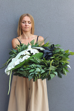 Kalla Elegance 2, wieniec nagrobny z kaliami, śr.60cm