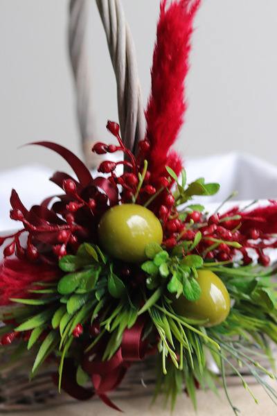 Olivia, dekorowany koszyczek wielkanocny