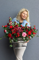 Polska Róża Grandioza, kompozycja kwiatowa w pucharze