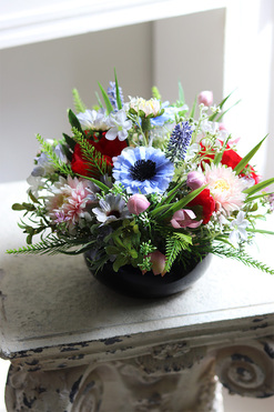 Mazowsze Piano, kompozycja kwiatowa w naczyniu, wym.24x28cm