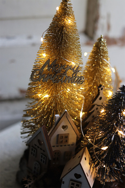 Golden Village Wood, świąteczna drewniana scenka zimowa LED