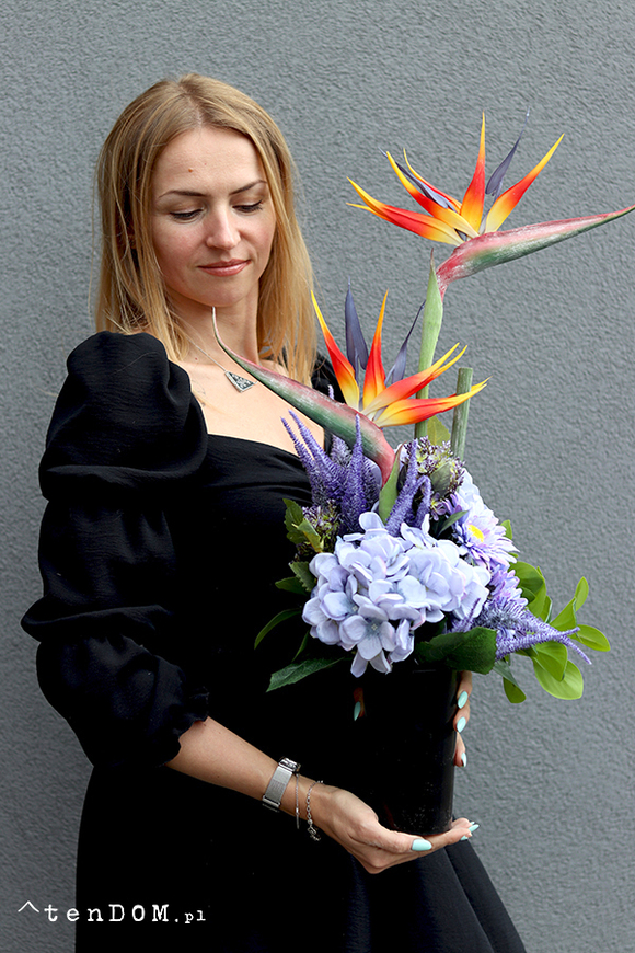 Bajeczne Strelicje, bukiet nagrobny we wkładzie