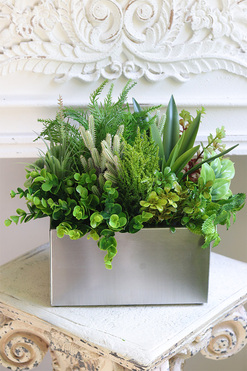Sukulenty Steel Modern B, zielona dekoracja w stalowej donicy, wym.33x35cm