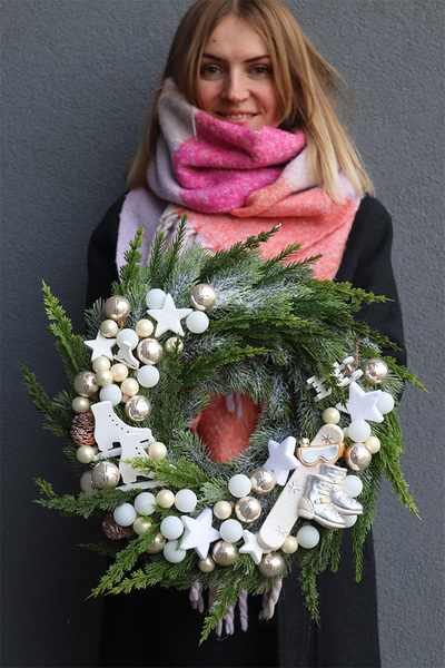 Sporty Zimowe, zimowy wianek w sportowym klimacie, śr.35cm