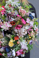 Mazurskie Łąki, kwiatowy wianek na drzwi