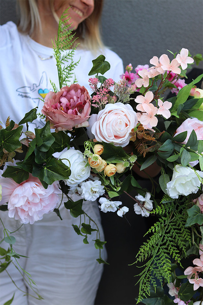 Lenitana Pink, dekoracyjna girlanda kwiatowa