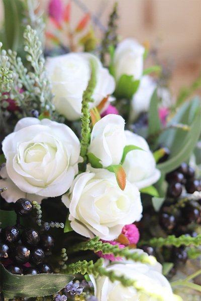 Hassati Nova, kompozycja kwiatowa w szklanym naczyniu