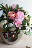 Cinderella Rosalia, efektowna kompozycja kwiatowa