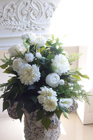 Białe Marzenie, wiązanka nagrobna na plastrze drewna,