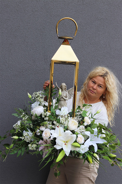 Angelo Garden Premium 2, lampion nagrobny z kwiatami