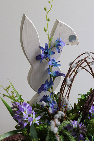 U Królika, wiosenna kompozycja nagrobna, wym.39x60x30cm