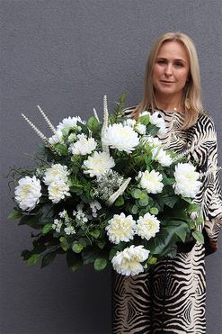 Biała Electra, kompozycja nagrobna w misie, wym.47x68cm