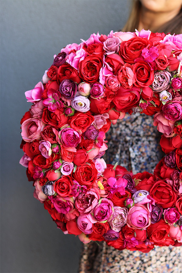 Red Fire Extra, sztuczny wianek z róż