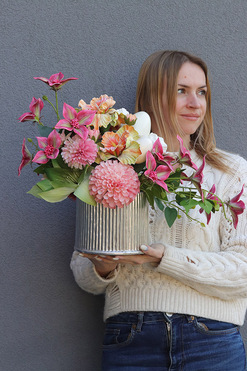 Norblina Hillton, kolorowa kompozycja kwiatowa, wym.42x50cm