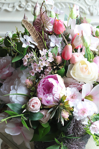 Pink Flowers, kosz z różowymi kwiatami