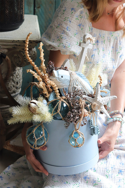 Morskie Opowieści, flowerbox marynistyczny z kotwicą