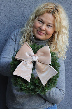 OD RĘKI Beżowa Decoratoria, bożonarodzeniowy wianek na drzwi, śr.28cm