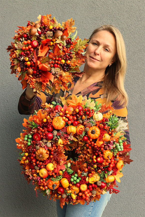 Jesień w Pełni, dekoracyjny wianek z owocami