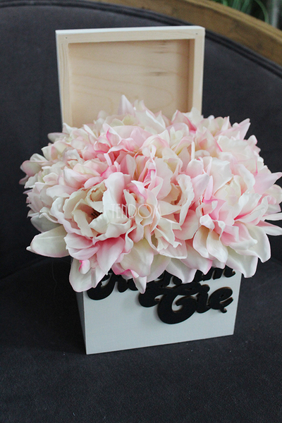 Isabell cudowne kwiatowe pudełko na prezent, wys.29cm